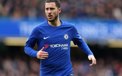 中欧电竞热评-克瓦拉茨赫利亚进球后展示定制T恤